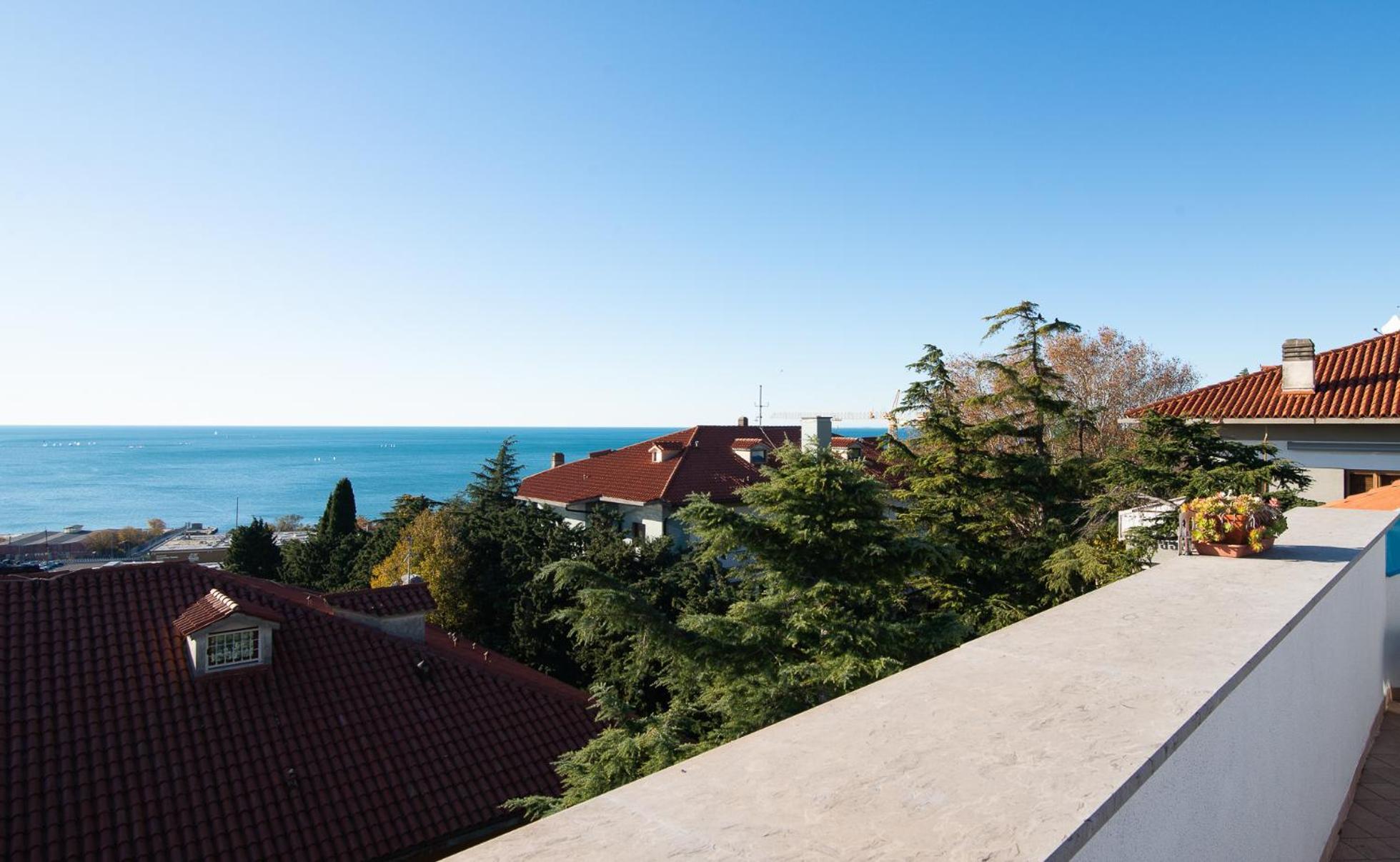 La Mansarda Delle Meraviglie B&B Superior Trieste Ngoại thất bức ảnh