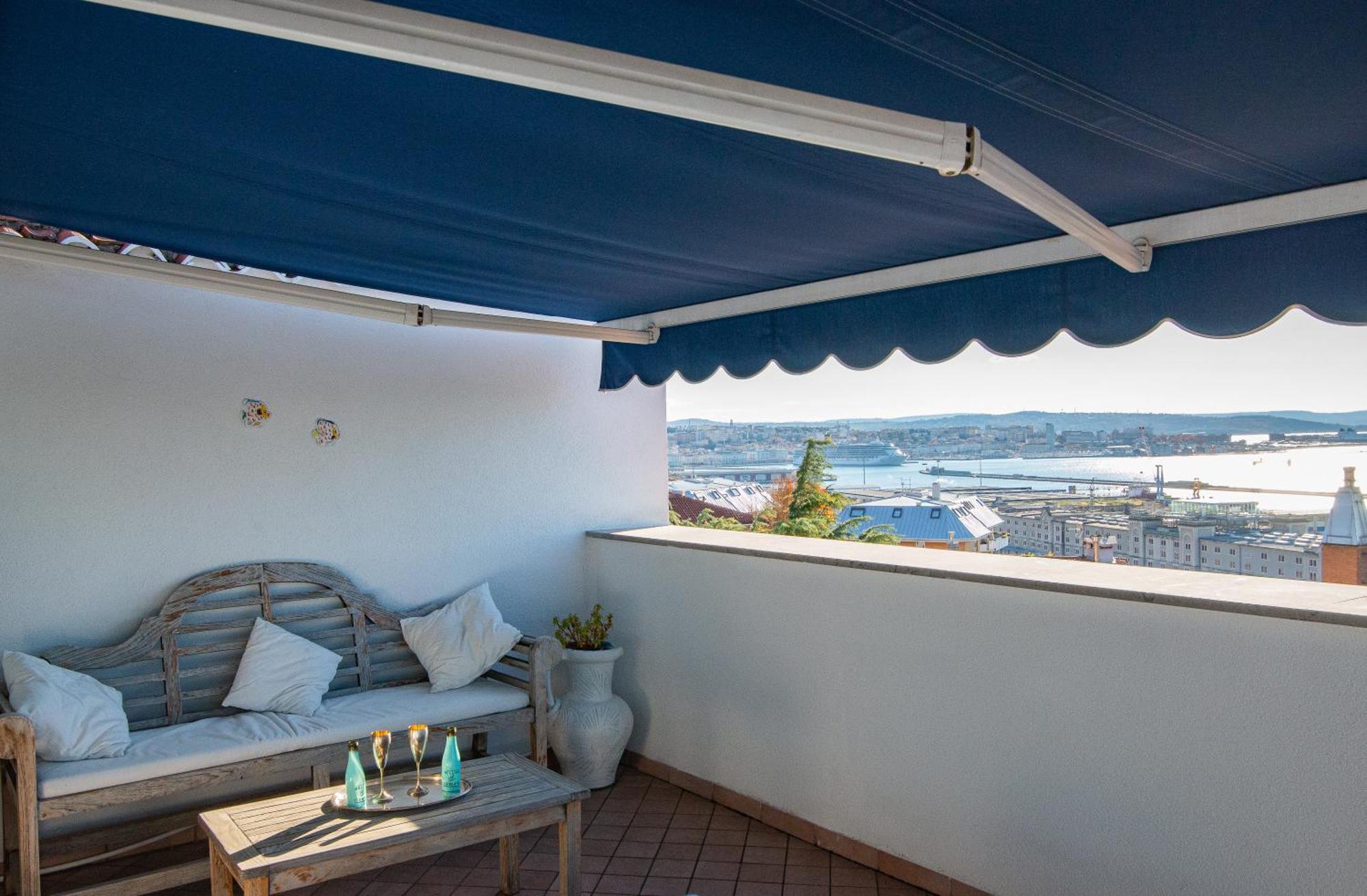 La Mansarda Delle Meraviglie B&B Superior Trieste Ngoại thất bức ảnh